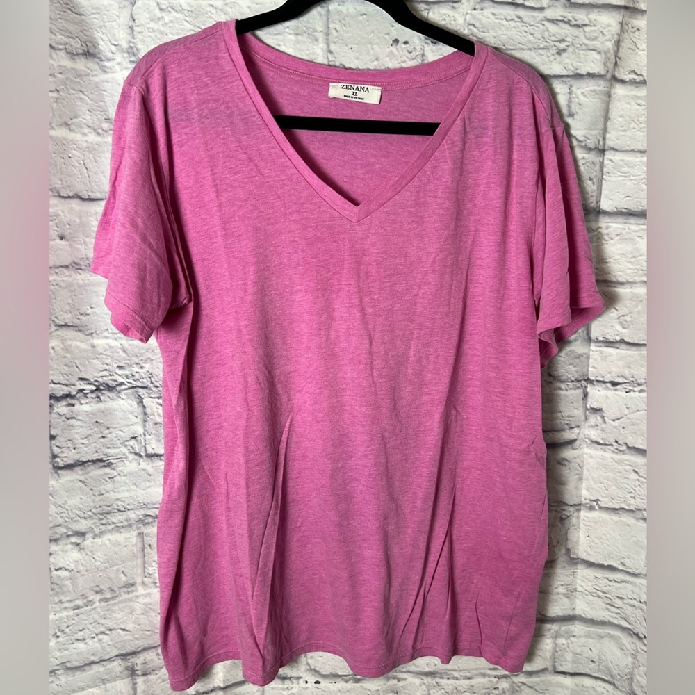 Zenana Outfitters Pink V‑Neck Short Sleeve Tee